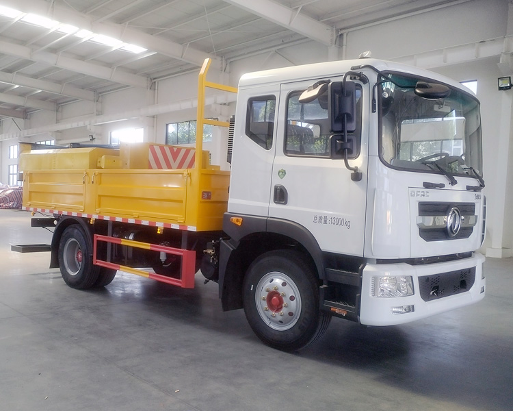 東風(fēng) D9防撞緩沖車